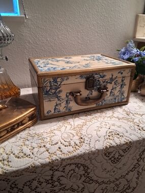 Large Toile de Jouy Storage Box with Handle - Blue and White French Country Past